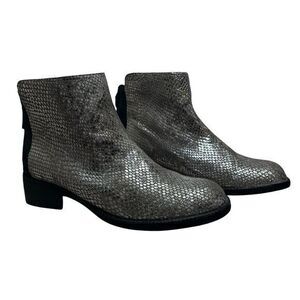 Gentle‎ Souls Pod Pie Boot By  Kenneth Cole Womens 9.5 Silver Metallic Snake